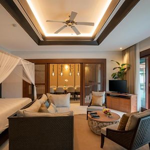 Three-Bedroom Royal Courtyard Villa Courtyard Villa Independent Building across the street